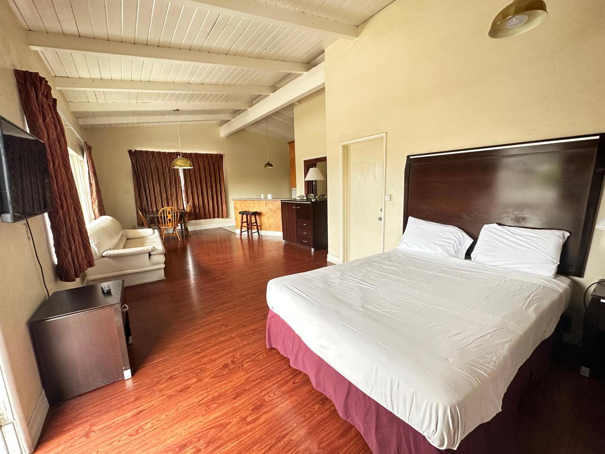 Town And Country Inn Santa Maria  Bagian luar foto