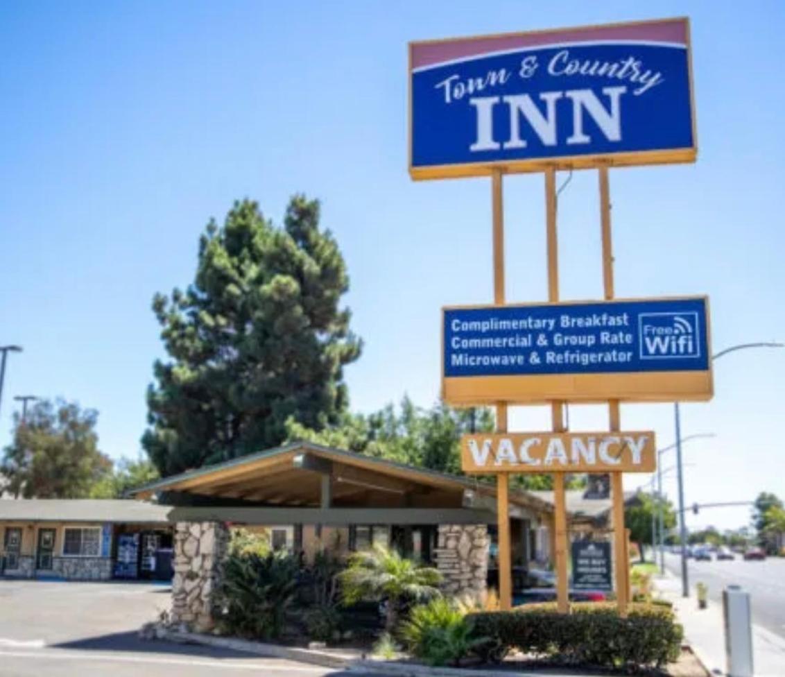 Town And Country Inn Santa Maria  Bagian luar foto