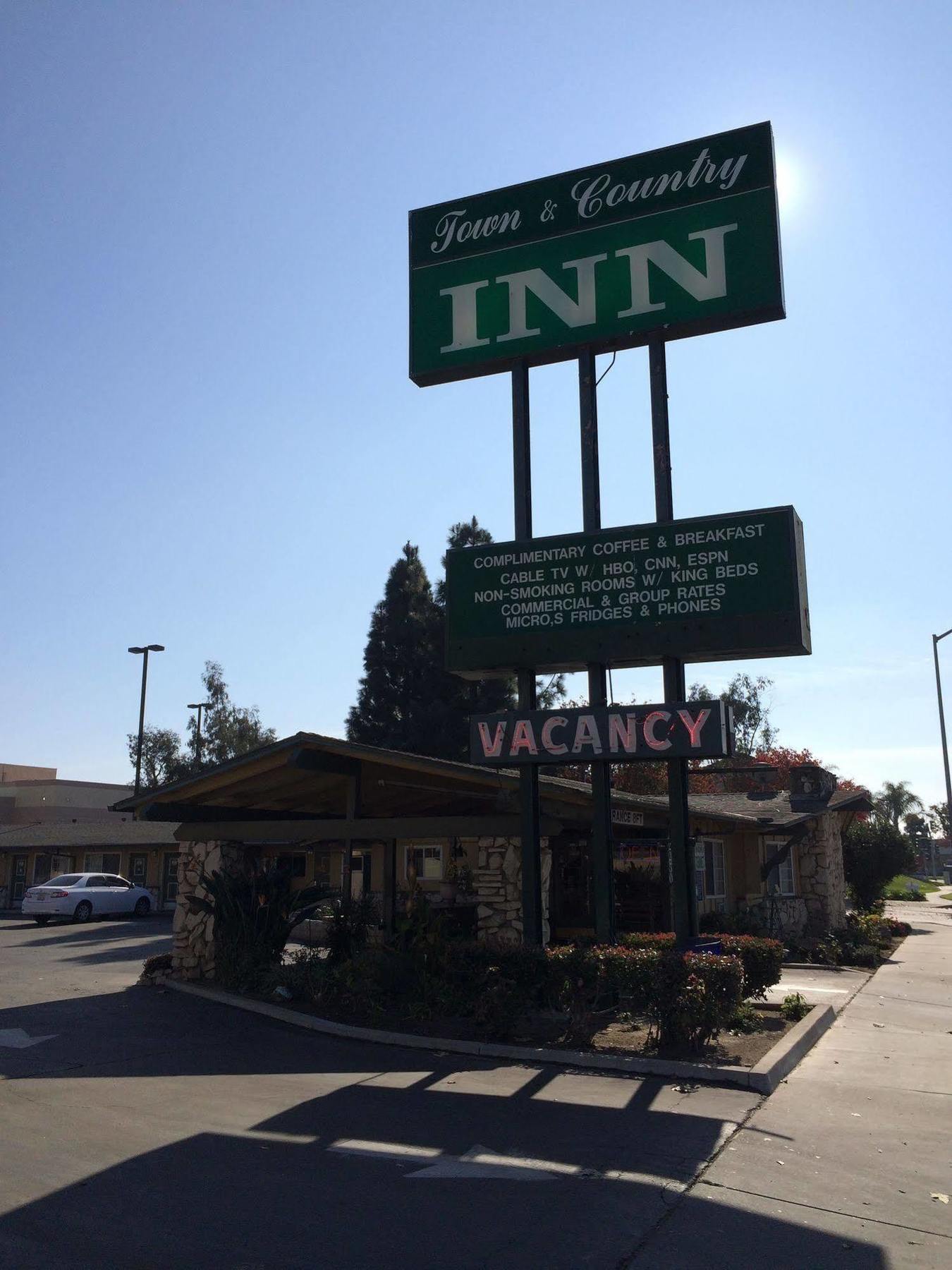 Town And Country Inn Santa Maria  Bagian luar foto
