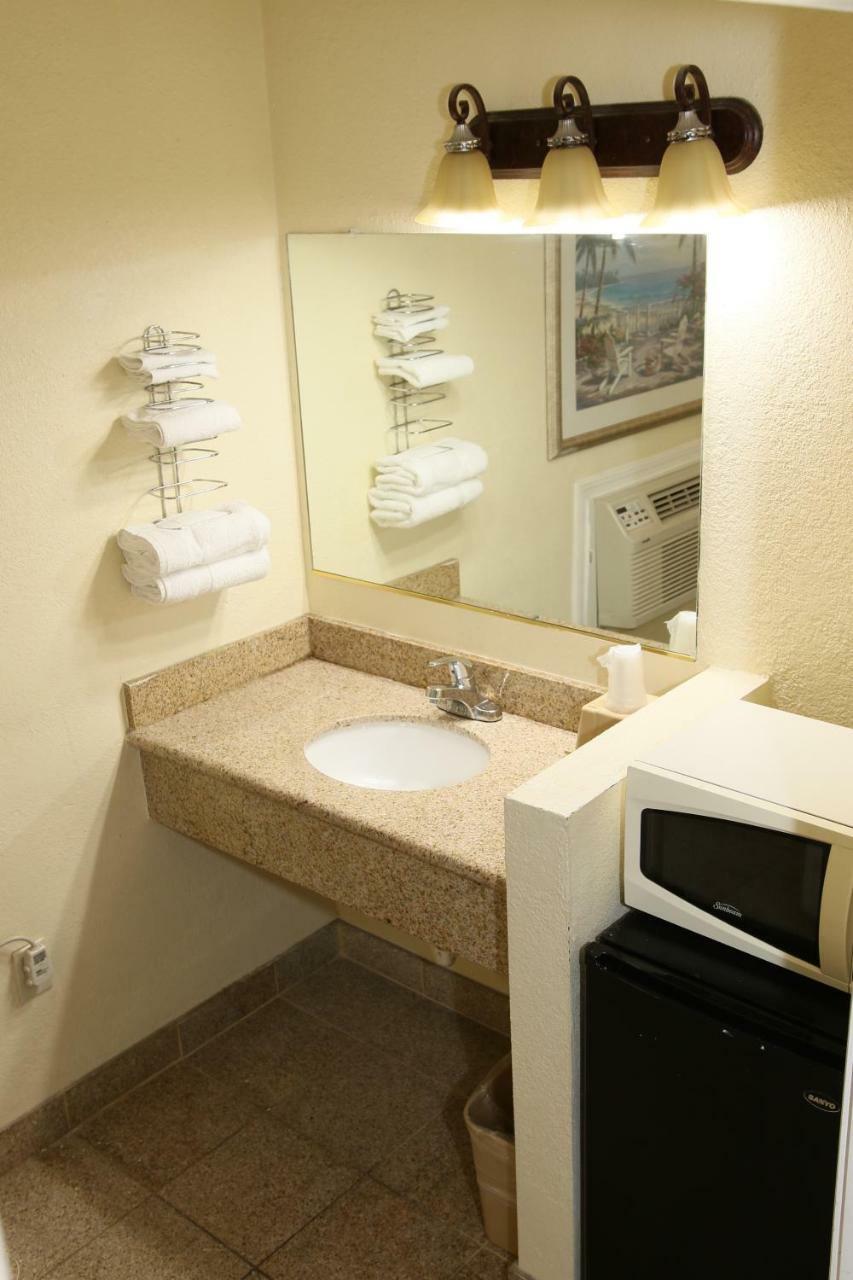 Town And Country Inn Santa Maria  Bagian luar foto
