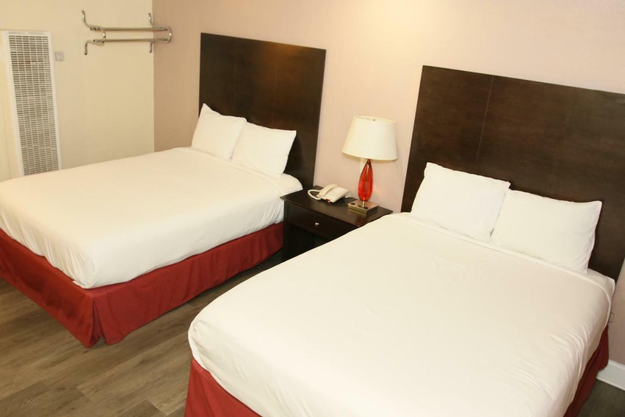 Town And Country Inn Santa Maria  Bagian luar foto