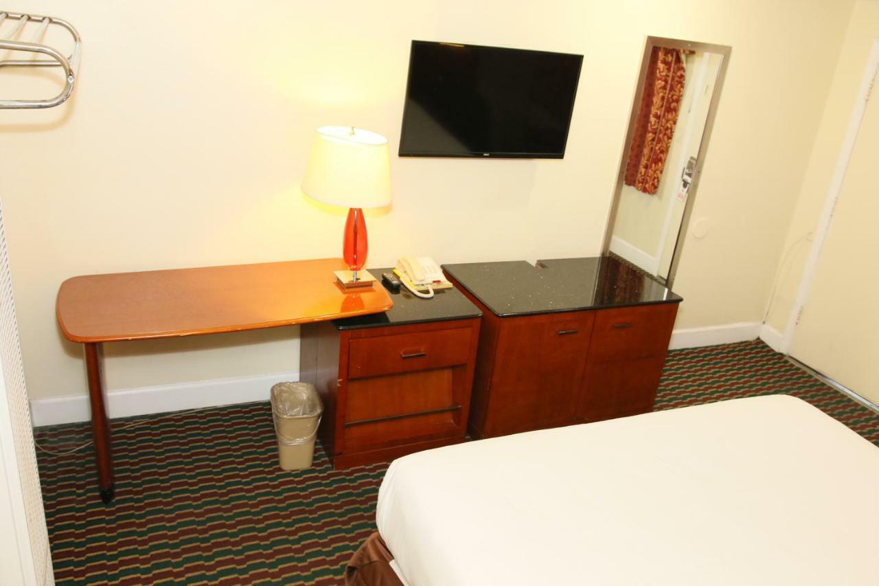 Town And Country Inn Santa Maria  Bagian luar foto