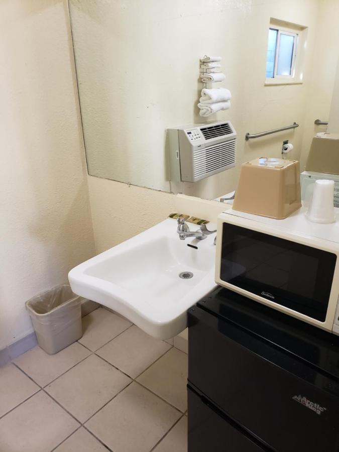 Town And Country Inn Santa Maria  Bagian luar foto